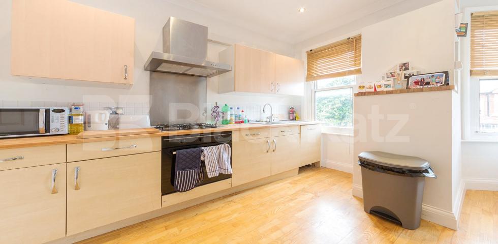 			2 Bedroom, 1 bath, 1 reception Flat			 Valetta Road , WENDELL PARK